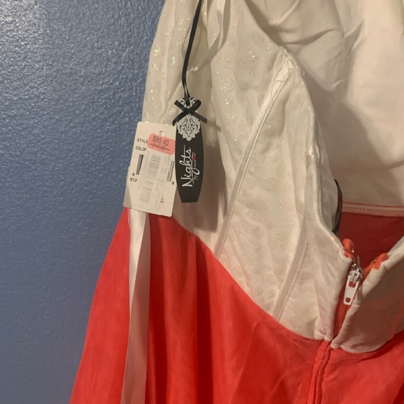 NWT prom or party dress❤️ - Picture 3 of 4